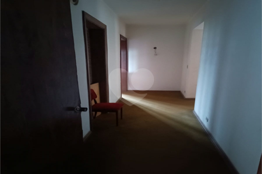 Casa à venda com 4 quartos, sendo 2 suítes, no condomínio Associação Reserva das Hortênsias, Mairiporã - SP