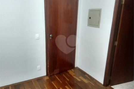 Sobrado a venda.