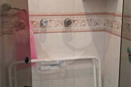 Apartamento a venda na Aclimação com 4 dormitórios e 2 vagas.