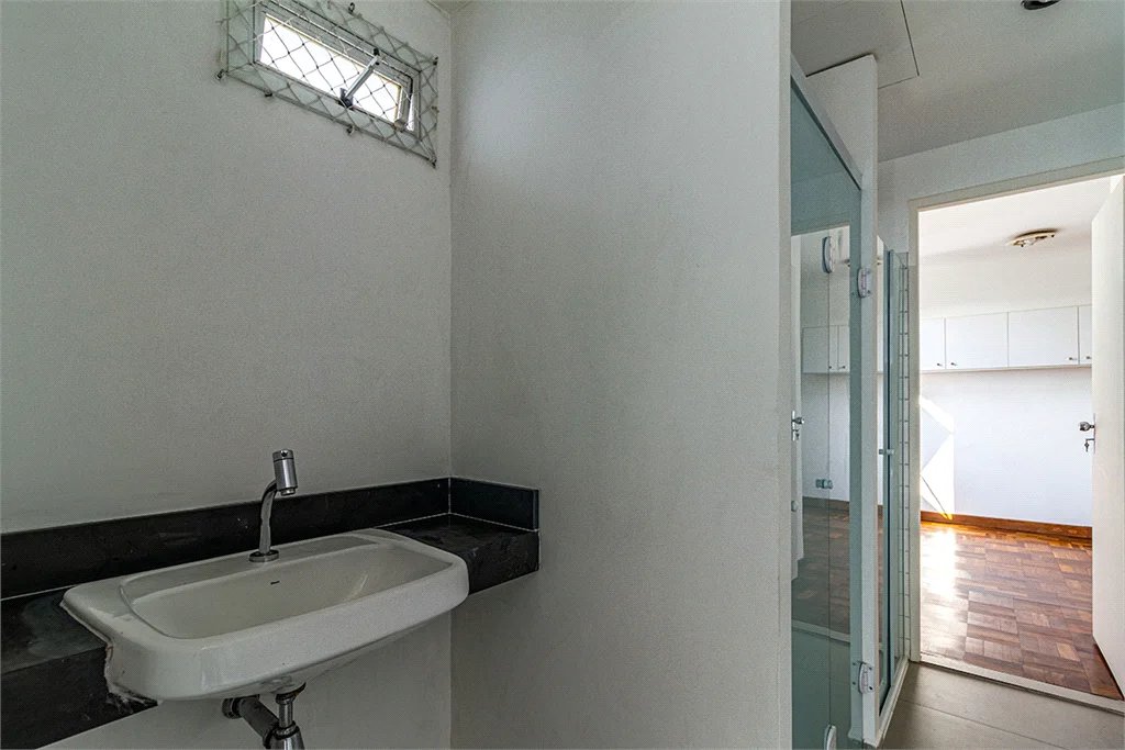 Cobertura à venda ou para alugar com 3 quartos, sendo 2 suítes,  em Pinheiros, São Paulo, SP