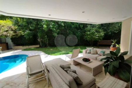 Casa à venda ou para alugar com 4 suítes no condomínio Solares Vila Europa, São Paulo - SP