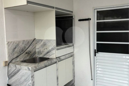 Casa à venda com 3 quartos, sendo 1 suíte, no condomínio Recanto das Araucárias, Suzano - SP