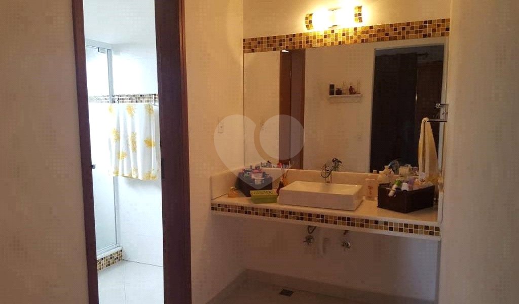 Casa à venda com 3 quartos, sendo 1 suíte, no condomínio Village Ipanema 1, Araçoiaba da Serra - SP