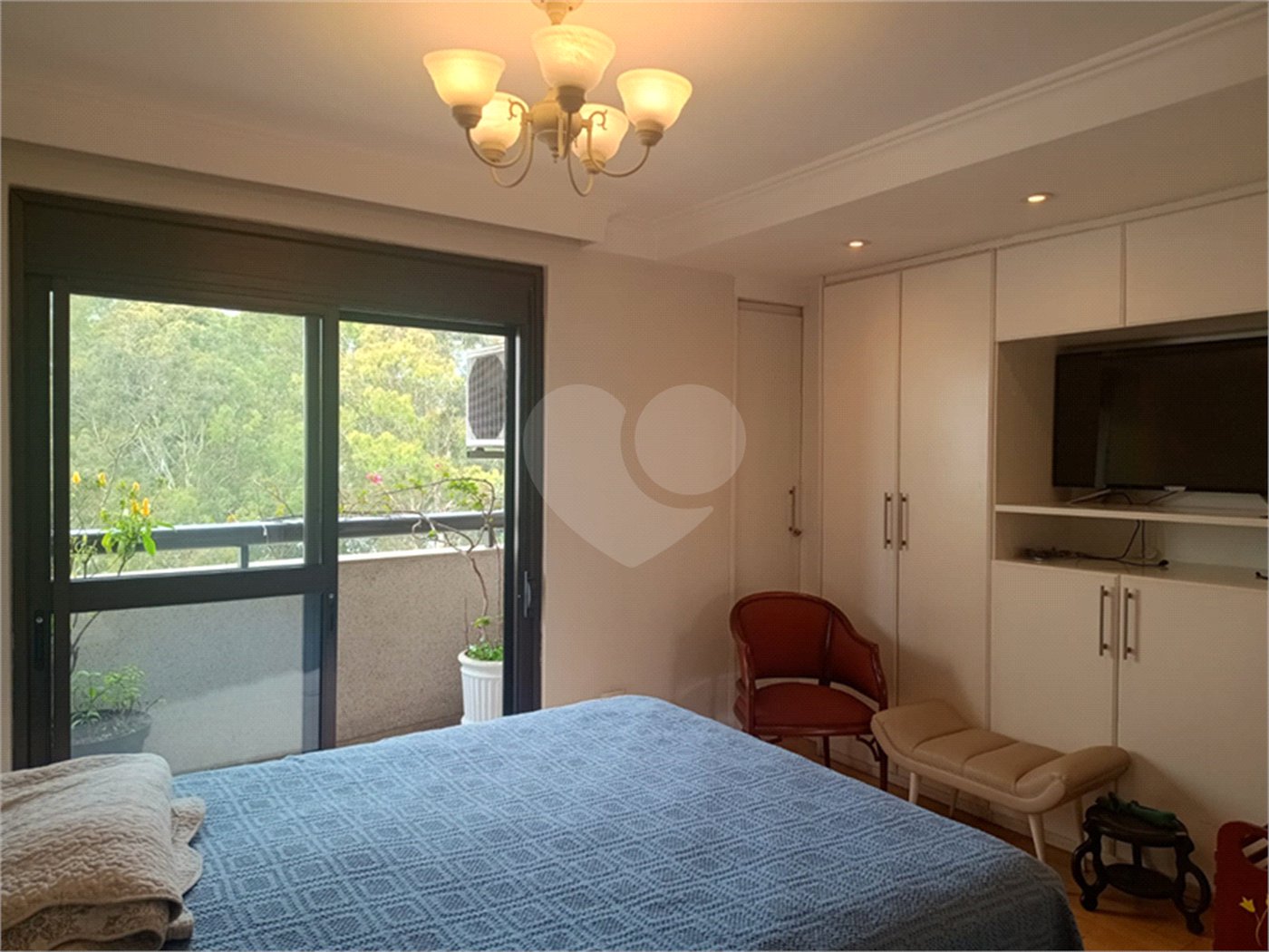 Apartamento à venda com 3 suítes em Vila Suzana, São Paulo, SP