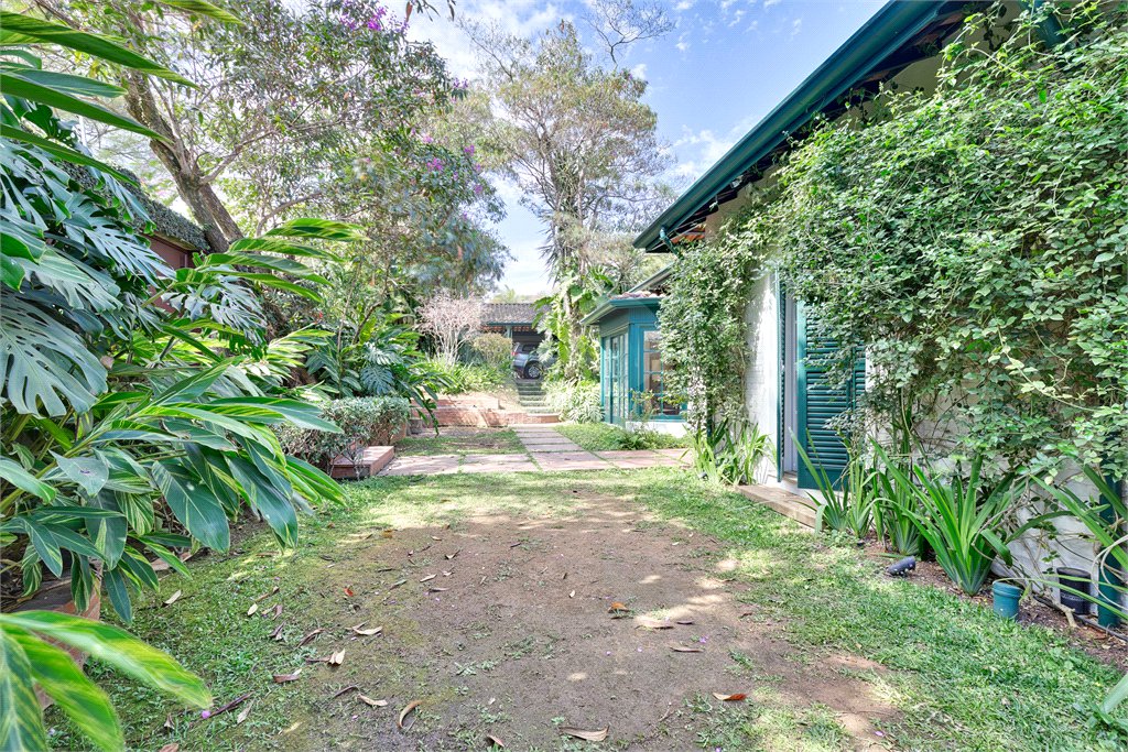 Casa Térrea à venda com 3 quartos, sendo 1 suíte, em Alto da Boa Vista, São Paulo, SP