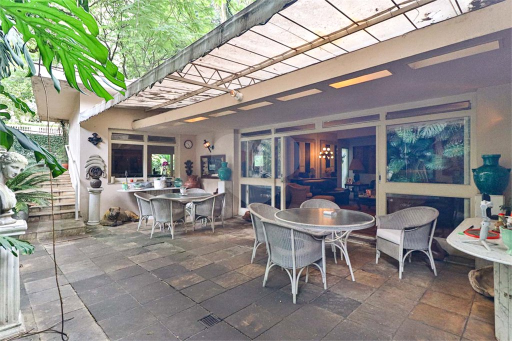 Casa Térrea à venda com 4 quartos, sendo 2 suítes, em Jardim Europa, São Paulo, SP