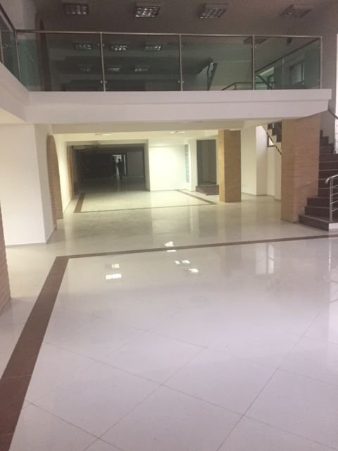 Prédio Comercial de Grande Porte no Centro Histórico de Santos para Venda Ou Aluguel