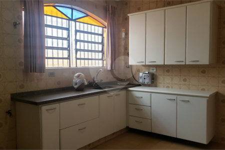Casa Térrea à venda com 3 quartos, sendo 1 suíte,  em Campo Grande, São Paulo, SP