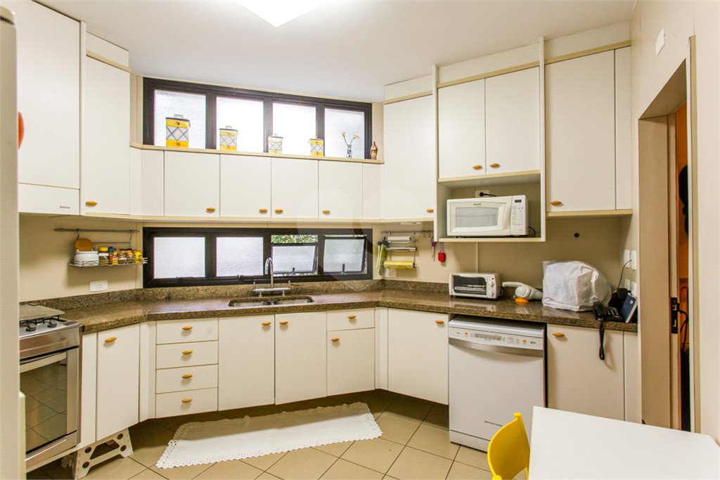 Apartamento à venda com 4 suítes em Real Parque, São Paulo, SP