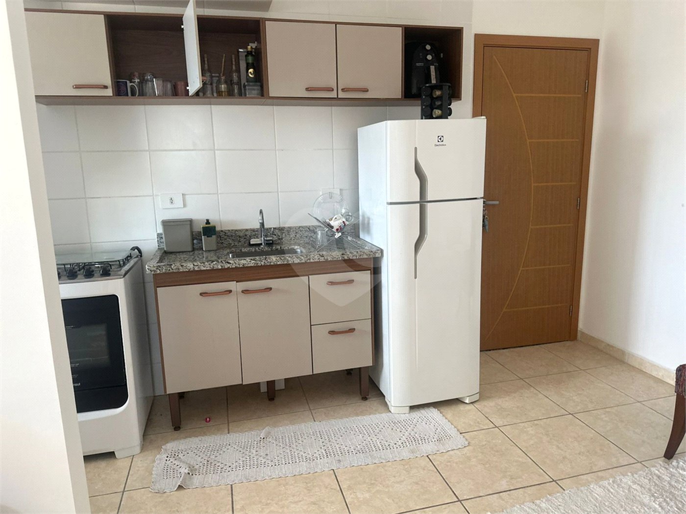 Apartamento à venda ou para alugar com 2 quartos, sendo 1 suíte,  em Guilhermina, Praia Grande, SP