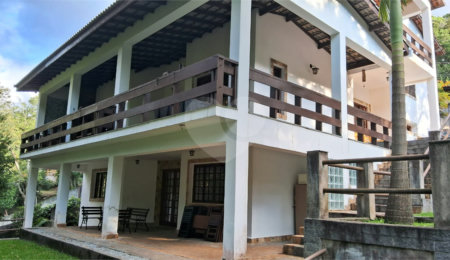 Casa à venda com 3 quartos, sendo 1 suíte,  no condomínio Alpes da Cantareira, Mairiporã - SP