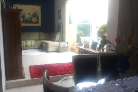 Casa à venda com 2 quartos, sendo 1 suíte, no condomínio Vinhas da Vista Alegre - Lado Sede, Vinhedo - SP