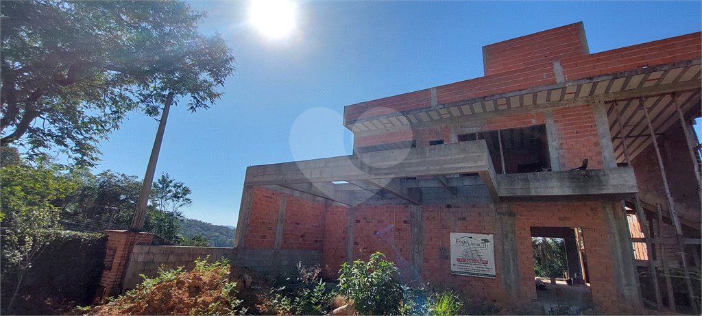 Casa à venda com 4 suítes no condomínio Sausalito, Mairiporã - SP