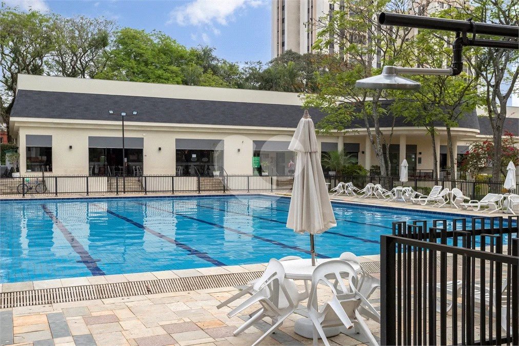 Apartamento à venda com 3 quartos, sendo 1 suíte, em Alto da Boa Vista, São Paulo, SP
