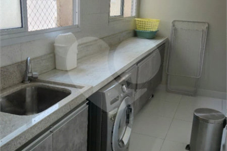 Apartamento à venda com 3 quartos, sendo 1 suíte, no Centro, São Bernardo do Campo, SP
