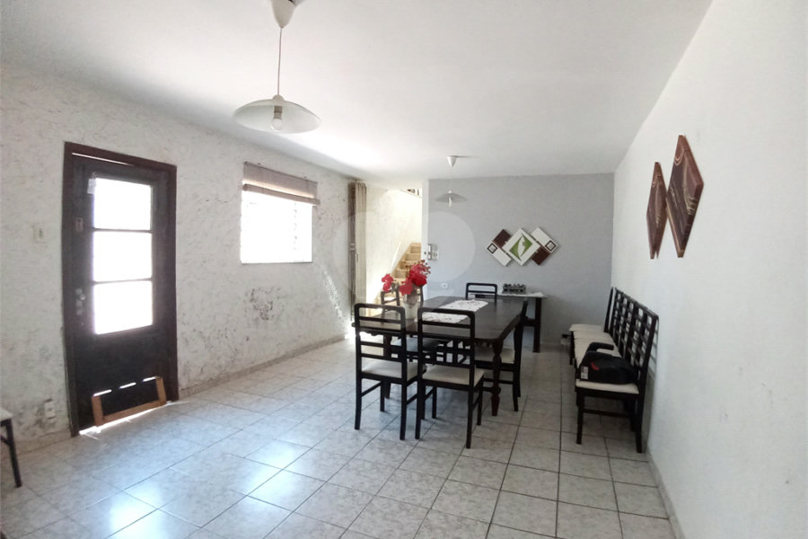 Casa à venda com 4 quartos, sendo 2 suítes, em Santana, São Paulo, SP