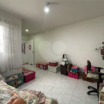 Casa à venda com 3 quartos em Vila Galvão, Guarulhos, SP
