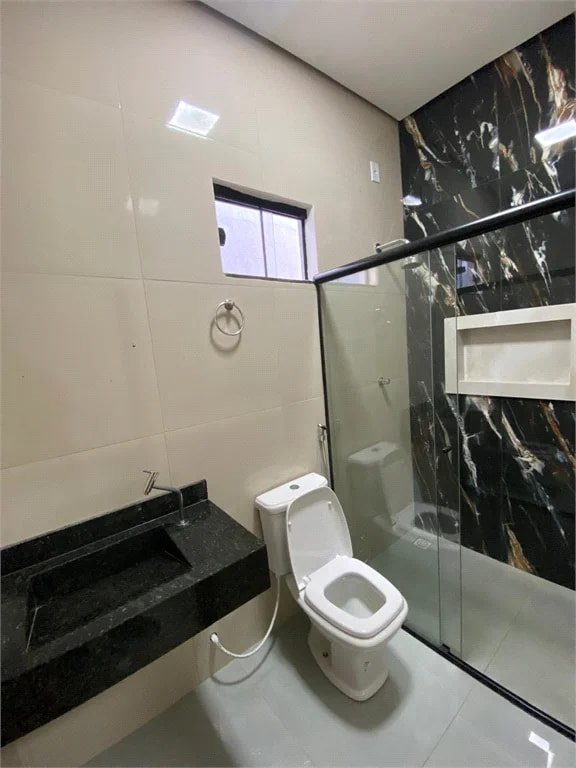 Casa à venda com 3 quartos, sendo 1 suíte, em Catumbi, Balsas, MA