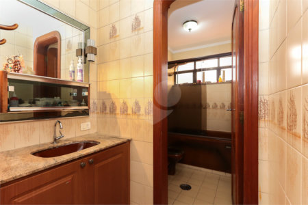 Casa à venda com 4 quartos, sendo 1 suíte, em Brooklin, São Paulo, SP
