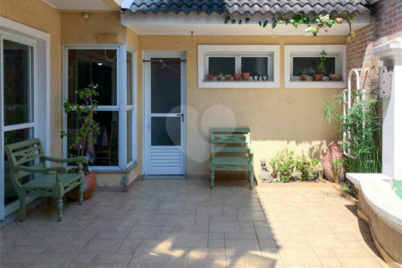 Casa à venda com 4 quartos, sendo 2 suítes, no condomínio Lake Louise, São Paulo - SP