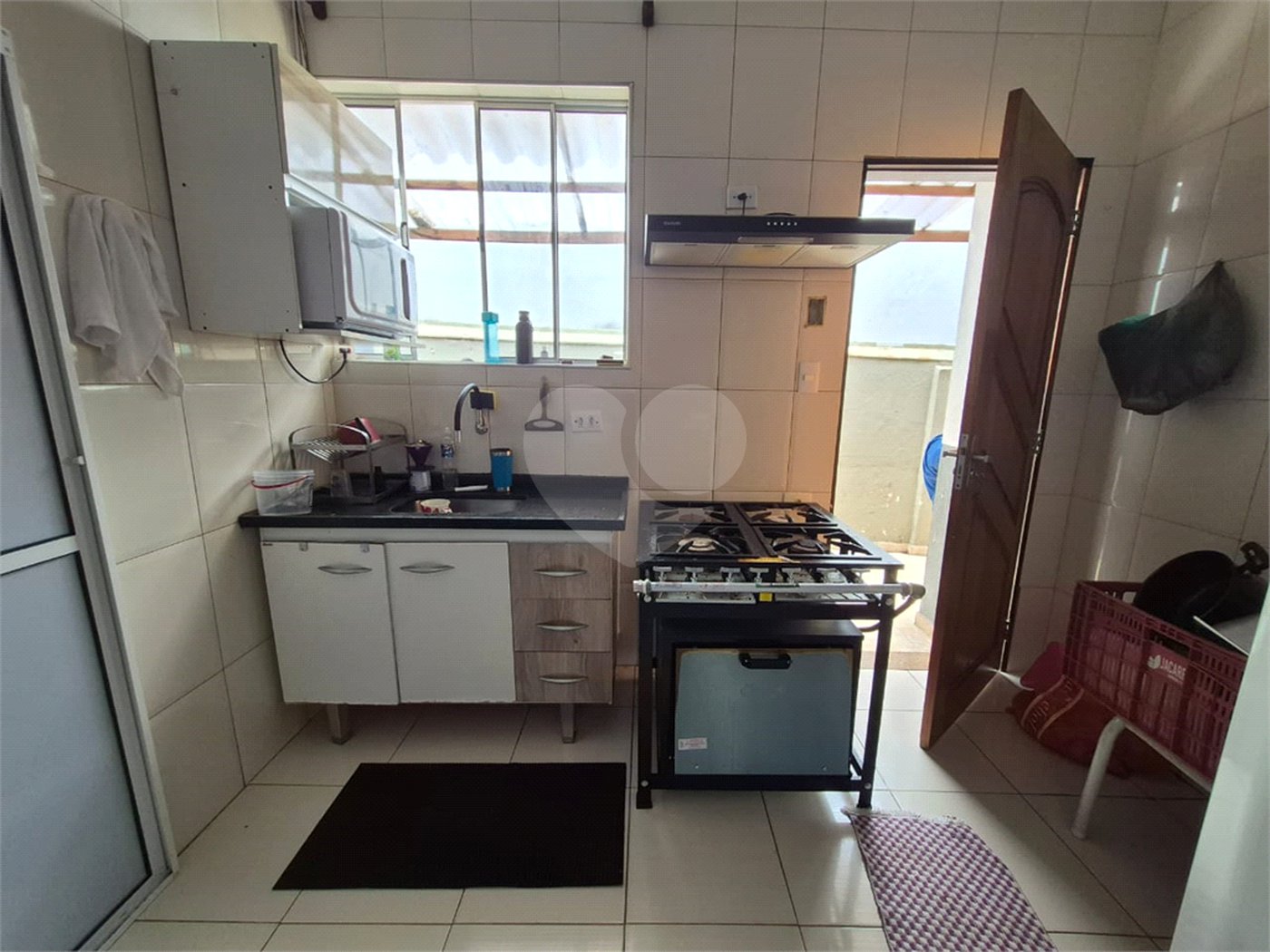 Casa à venda com 4 quartos, sendo 1 suíte, no condomínio Residencial Alto da Lapa II, São Paulo - SP