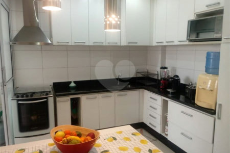 Apartamento à venda com 3 quartos, sendo 1 suíte, no Centro, Poá, SP