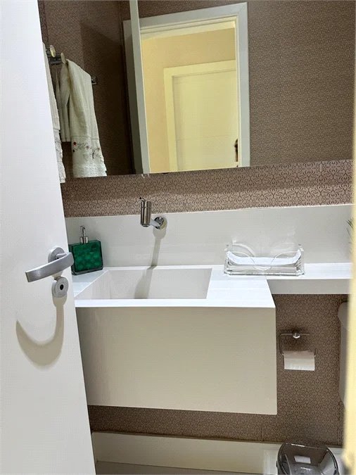 Apartamento à venda com 3 suítes em Vila Suzana, São Paulo, SP