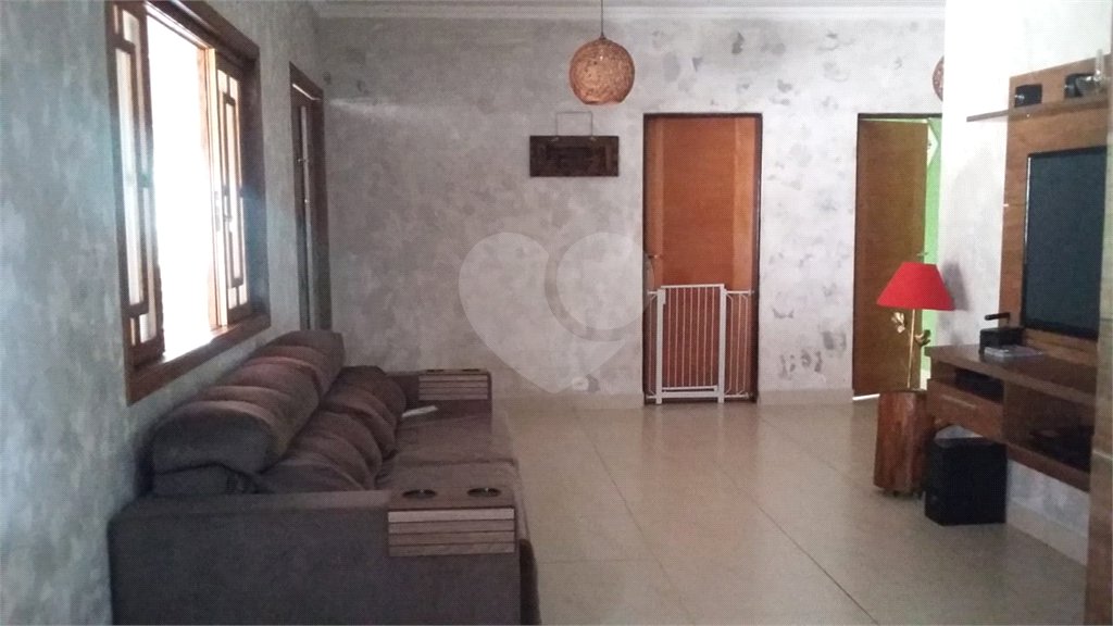 Casa à venda com 6 quartos, sendo 4 suítes, no condomínio Recanto dos Palmares, Atibaia - SP