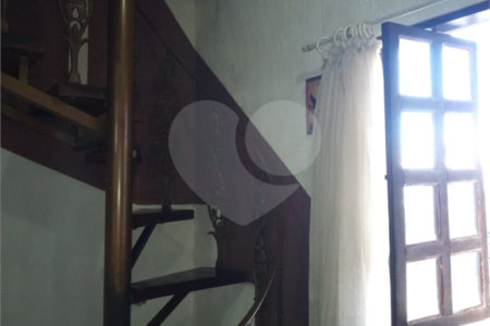 Sobrado à venda com 3 quartos, sendo 1 suíte,  em Vila Caputera, Mogi das Cruzes, SP