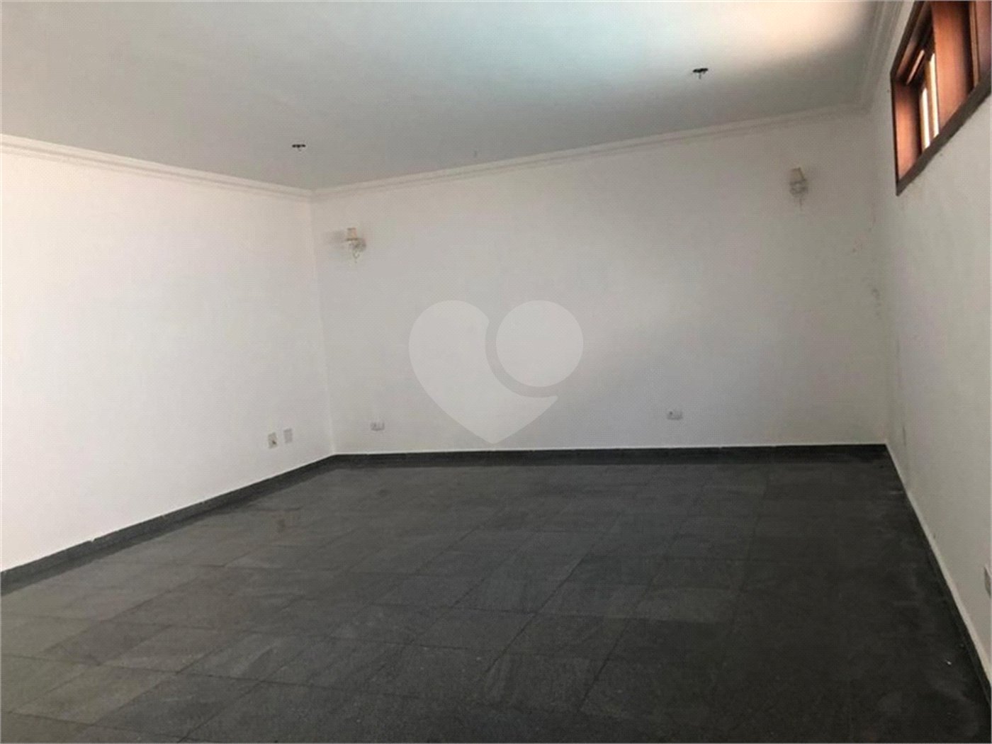 Casa à venda com 4 suítes no condomínio Vila das Emboabas, São Paulo - SP