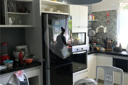 Casa à venda com 4 quartos, sendo 3 suítes, no condomínio Serra da Estrela, Atibaia - SP