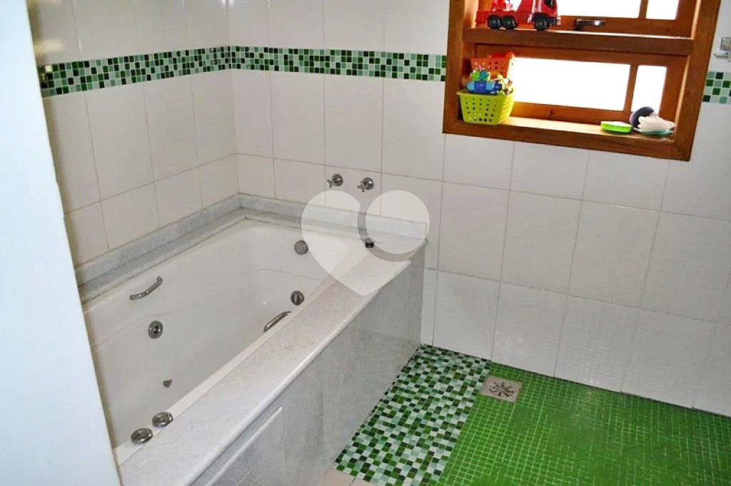 Sobrado à venda com 3 suítes em Santana, São Paulo, SP