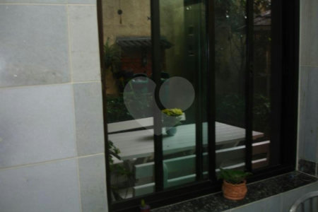 Casa à venda com 4 quartos, sendo 2 suítes, em Aclimação, São Paulo, SP
