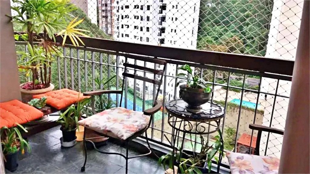 Apartamento à venda com 3 quartos, sendo 1 suíte, em Vila Andrade, São Paulo, SP