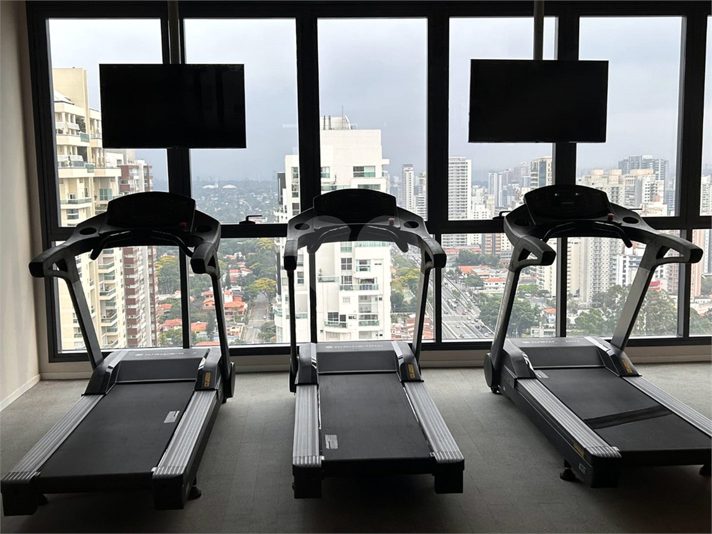 Apartamento à venda com 2 suítes em Campo Belo, São Paulo, SP