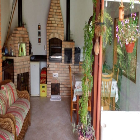 Casa à venda com 4 quartos, sendo 2 suítes,  no condomínio Ypê Branco I, São Paulo - SP