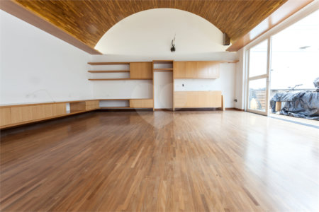 Casa de Vila à venda com 5 quartos, sendo 4 suítes, em Chácara Santo Antônio, São Paulo, SP