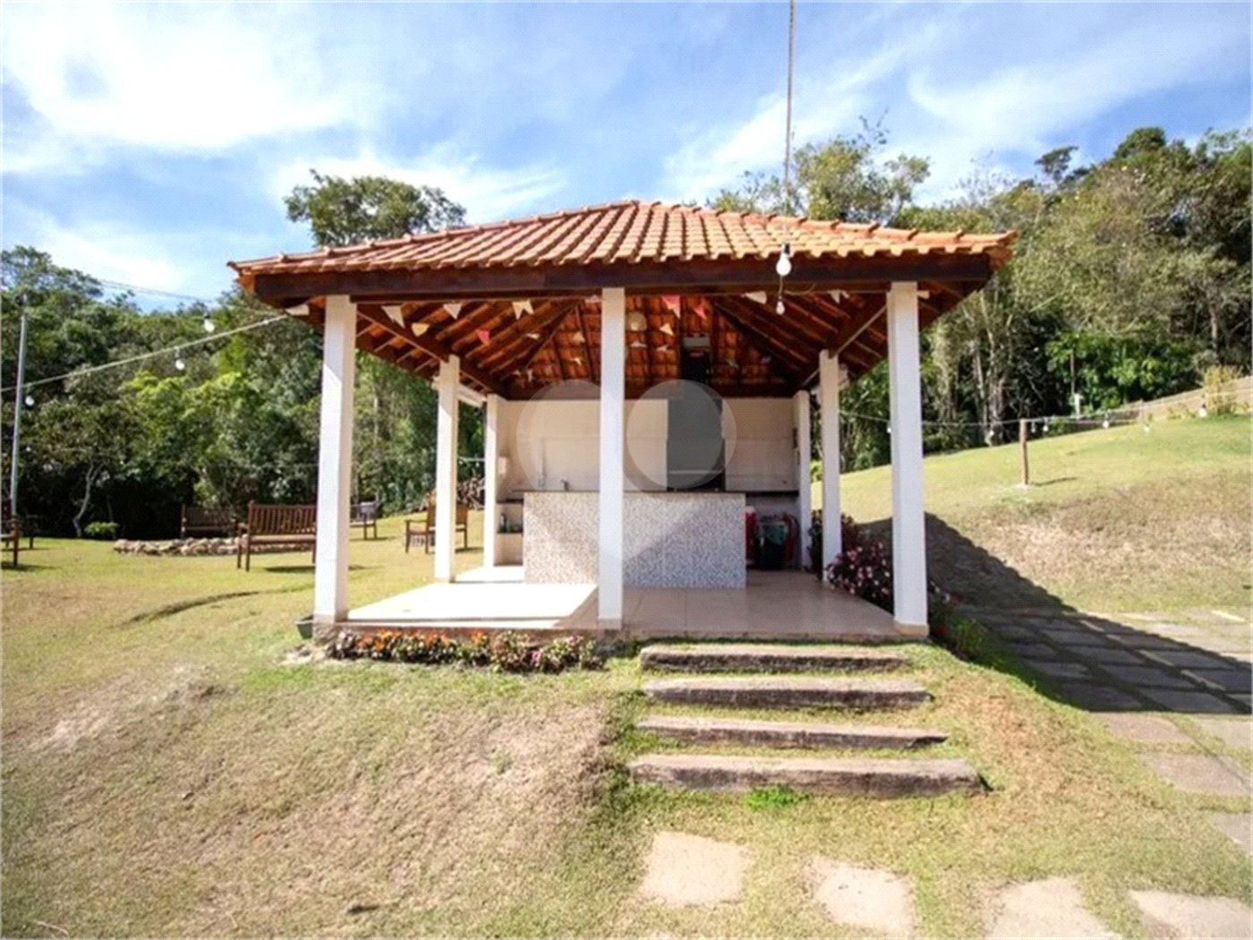 Casa à venda com 3 quartos, sendo 2 suítes, no condomínio Altos de São Roque, São Roque - SP