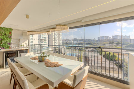 Apartamento à venda com 2 suítes em Santo Amaro, São Paulo, SP