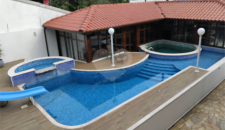 Casa à venda com 8 quartos, sendo 6 suítes,  em Enseada, Ubatuba, SP