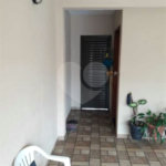 Casa térrea para venda, com 2 dormitórios, sendo 1 suíte.