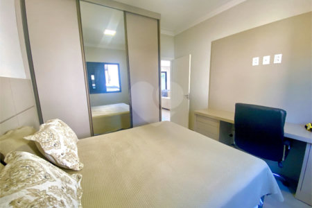 Casa à venda com 3 quartos, sendo 2 suítes, no condomínio Residencial Marchant Buarque, Atibaia - SP