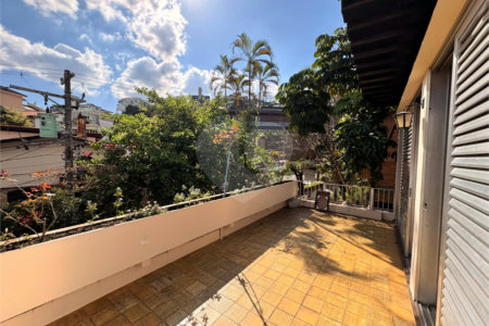Sobrado à venda com 4 quartos, sendo 3 suítes,  em Jardim São Bento, São Paulo, SP