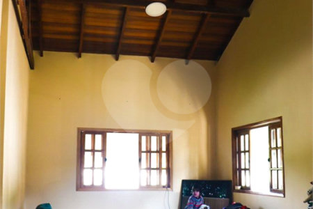 Casa à venda com 3 quartos, sendo 1 suíte, no condomínio Conjunto Vila- Loteamento Vitória Régia, Atibaia - SP