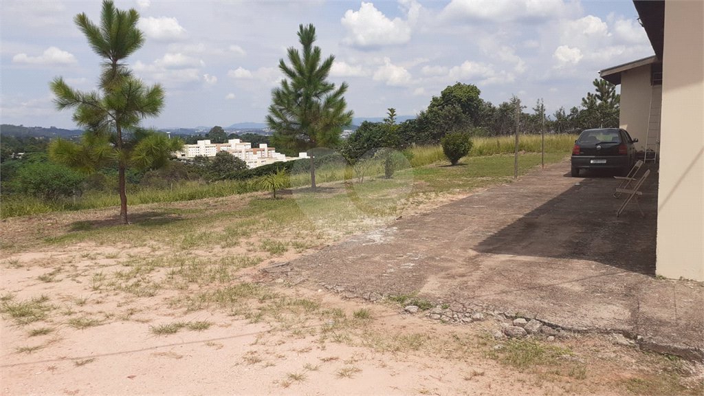 Chácara à venda com 4 quartos, sendo 1 suíte, em Vista Alegre, Vinhedo, SP