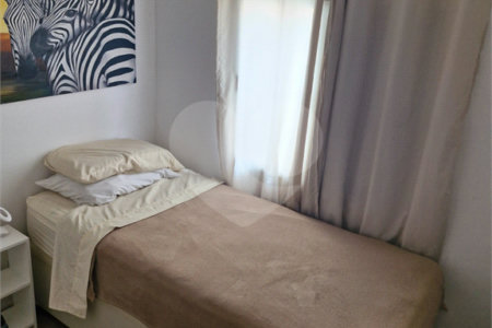 Sobrado à venda com 3 quartos, sendo 1 suíte, em Jardim Caravelas, São Paulo, SP