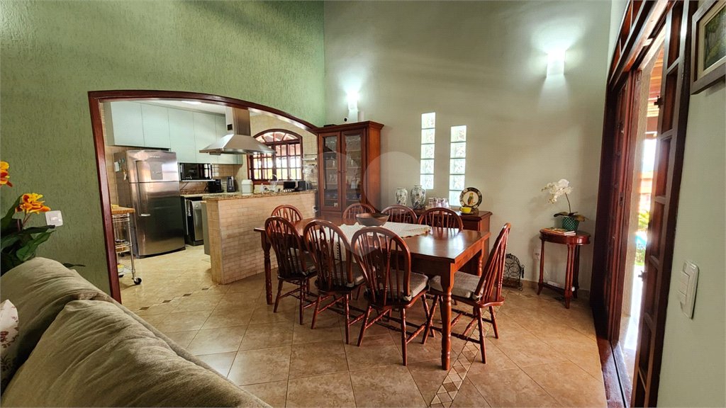 Casa à venda com 4 quartos, sendo 1 suíte, no condomínio Parque São Gabriel, Itatiba - SP