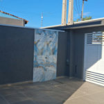 Casa à venda com piscina em Itanhaém