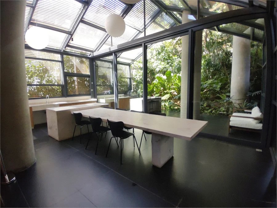 Apartamento à venda ou para alugar com 1 suíte em Jardim das Bandeiras, São Paulo, SP