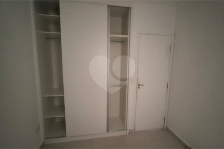 Casa em condomínio à venda com 2 quartos em Parque Vitória, São Paulo, SP